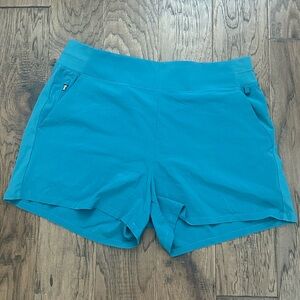 Athleta Brooklyn Mid Rise shorts size 14